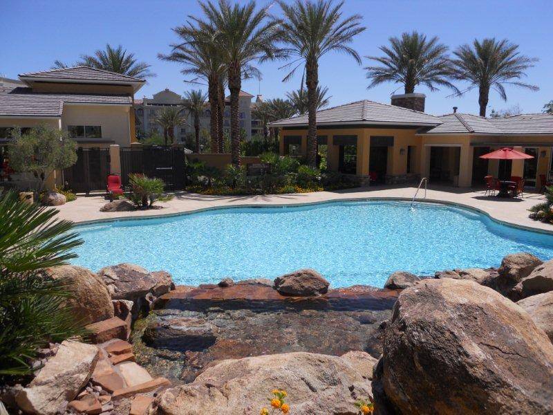 Summerlin Condo Mira VIlla Pool