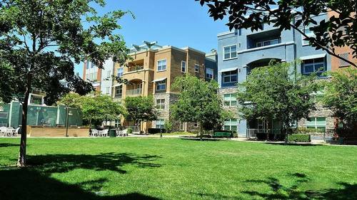 Manhattan South Strip Condo Grounds